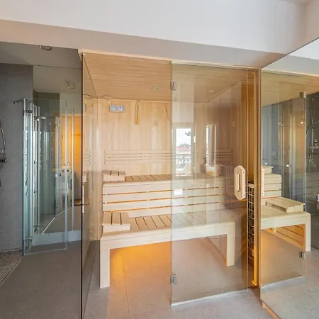 Penthouse Lighthouse Z Prywatna Sauna Surfingbird Apartamento