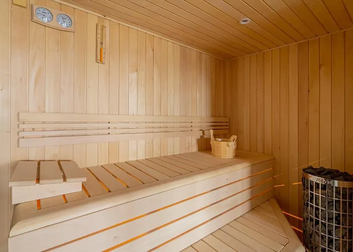 Penthouse Lighthouse Z Prywatna Sauna Surfingbird Mrzeżyno